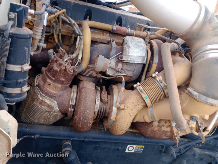 image for item NY9515 2011 Peterbilt 386 semi truck