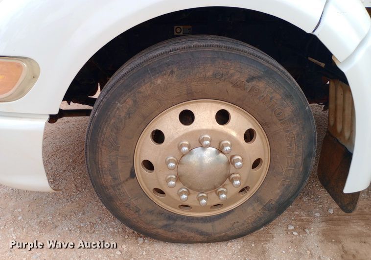 image for item NY9515 2011 Peterbilt 386 semi truck