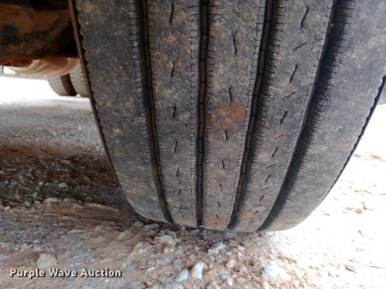 image for item NY9515 2011 Peterbilt 386 semi truck