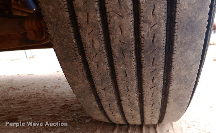 image for item NY9515 2011 Peterbilt 386 semi truck