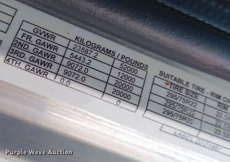 image for item NY9515 2011 Peterbilt 386 semi truck