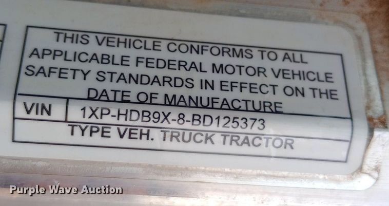 image for item NY9515 2011 Peterbilt 386 semi truck