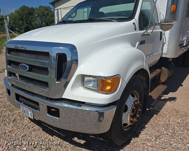 image for item OD9729 2006 Ford F650 Super Duty XL box truck