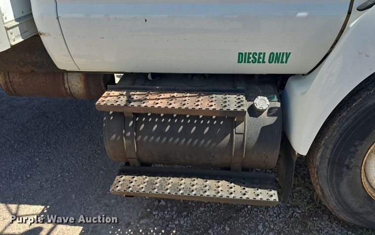 image for item OD9729 2006 Ford F650 Super Duty XL box truck
