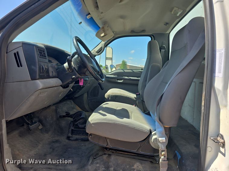 image for item OD9729 2006 Ford F650 Super Duty XL box truck