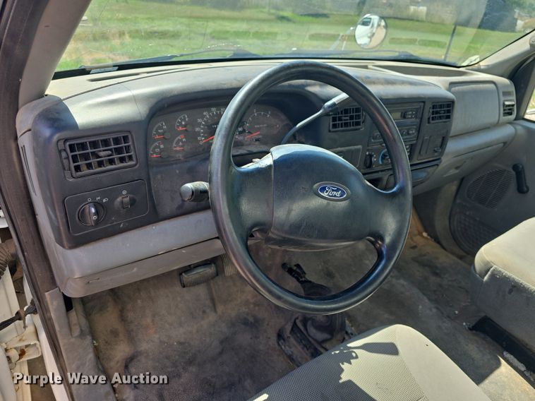 image for item OD9729 2006 Ford F650 Super Duty XL box truck