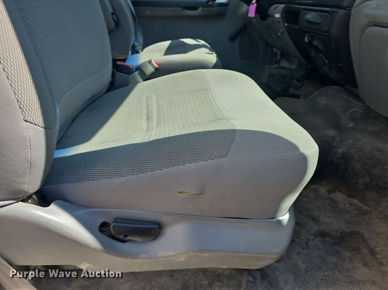 image for item OD9729 2006 Ford F650 Super Duty XL box truck