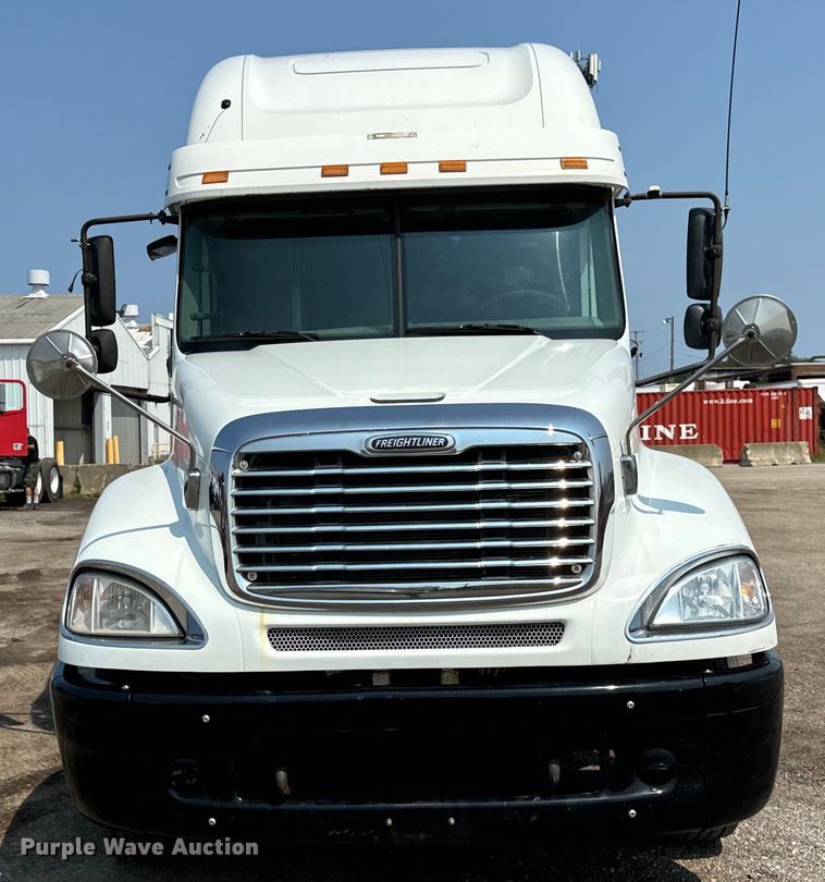image for item OG9601 2006 Freightliner  Columbia  semi truck