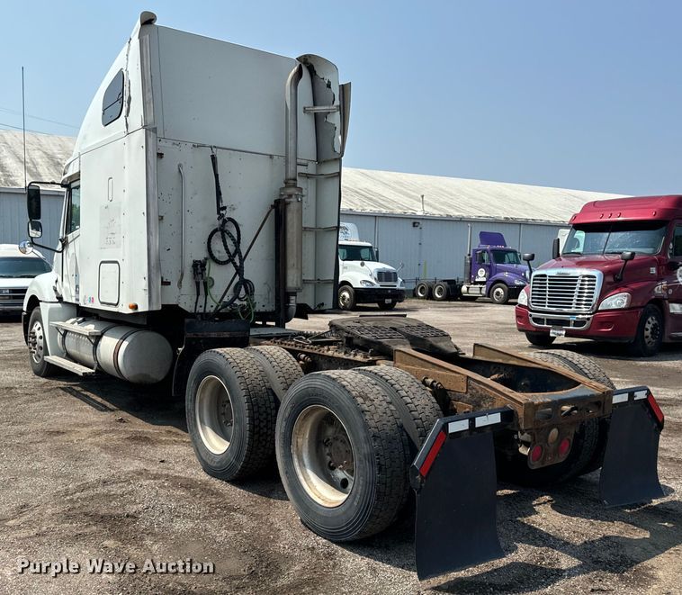 image for item OG9601 2006 Freightliner  Columbia  semi truck