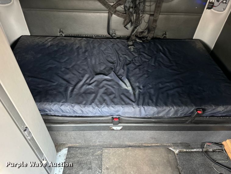 image for item OG9601 2006 Freightliner  Columbia  semi truck