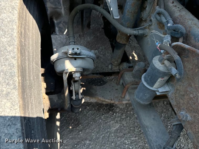 image for item OG9601 2006 Freightliner  Columbia  semi truck