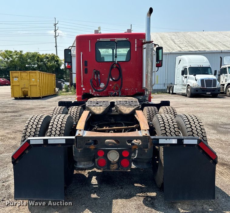 image for item OG9602 2006 Freightliner  semi truck