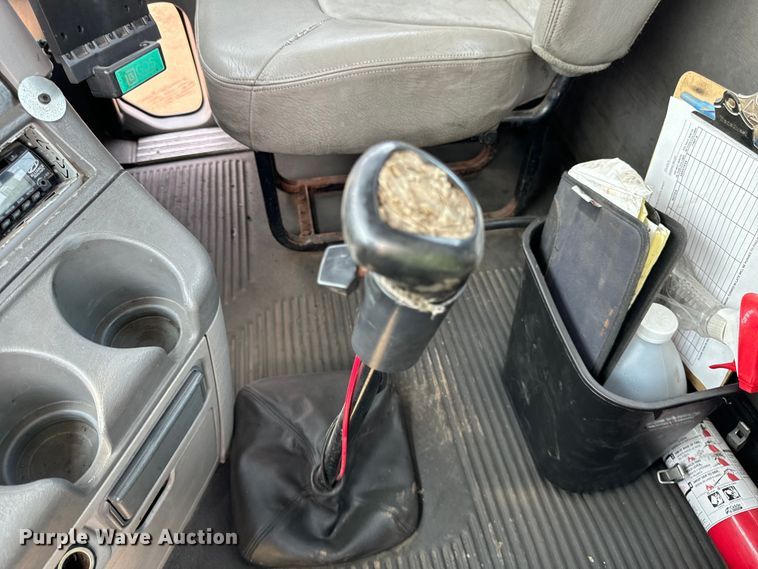 image for item OG9602 2006 Freightliner  semi truck