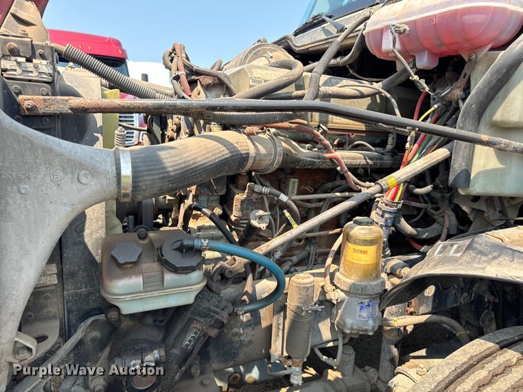 image for item OG9602 2006 Freightliner  semi truck