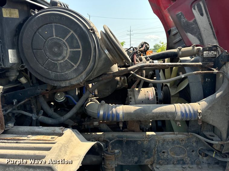 image for item OG9602 2006 Freightliner  semi truck