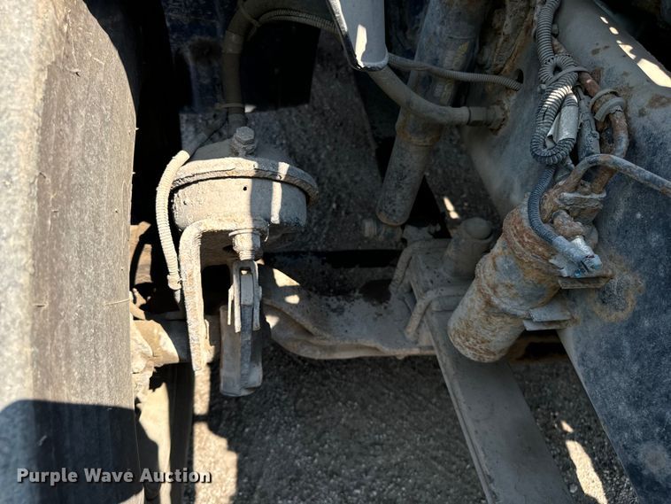 image for item OG9602 2006 Freightliner  semi truck