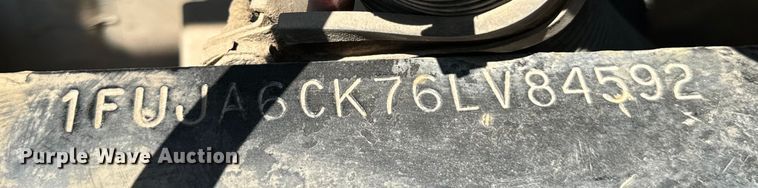 image for item OG9602 2006 Freightliner  semi truck