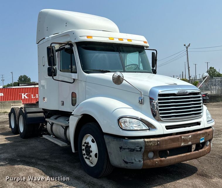 image for item OG9603 2005 Freightliner  Columbia semi truck
