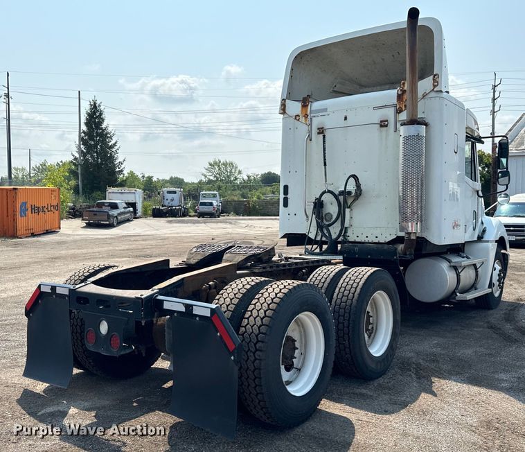 image for item OG9603 2005 Freightliner  Columbia semi truck