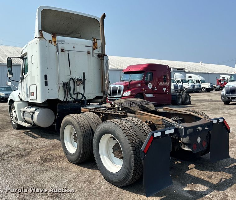 image for item OG9603 2005 Freightliner  Columbia semi truck