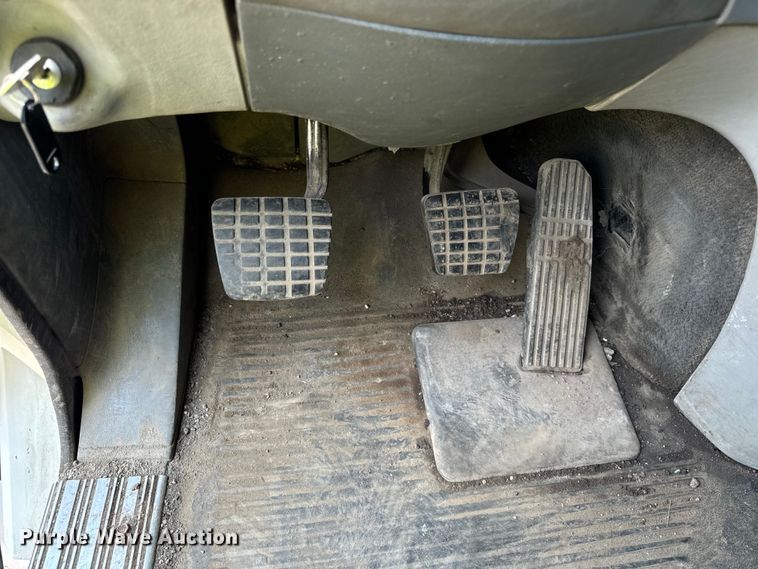 image for item OG9603 2005 Freightliner  Columbia semi truck