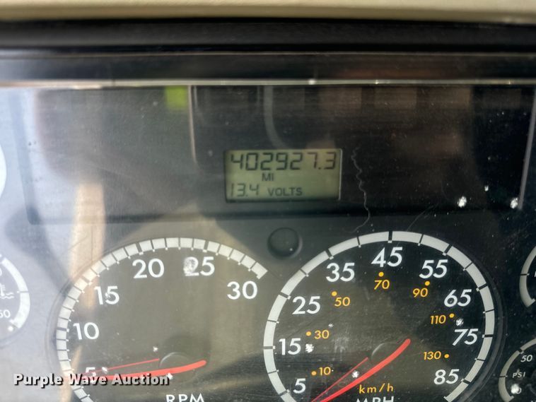 image for item OG9603 2005 Freightliner  Columbia semi truck