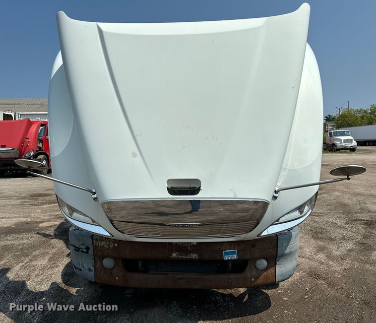 image for item OG9603 2005 Freightliner  Columbia semi truck