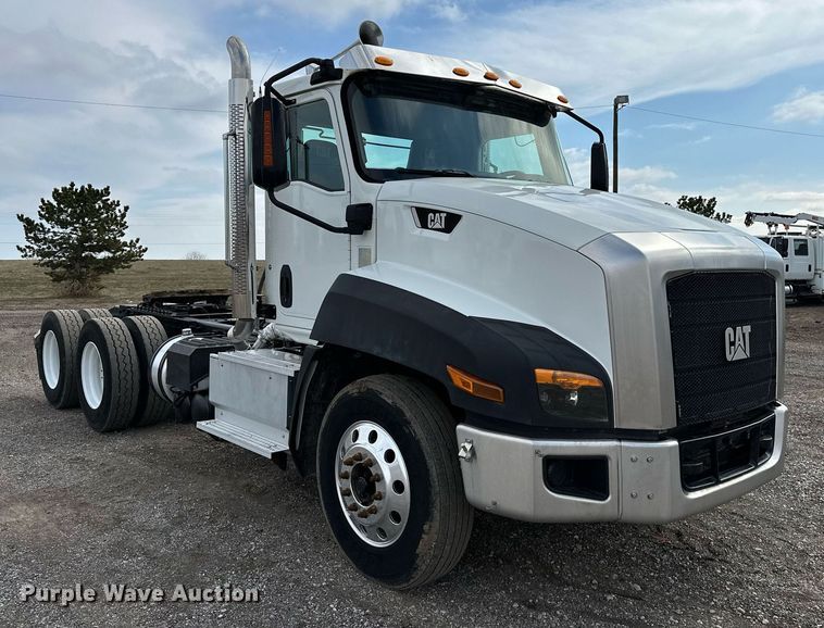 image for item OM9794 2016 Caterpillar  CT660S semi truck