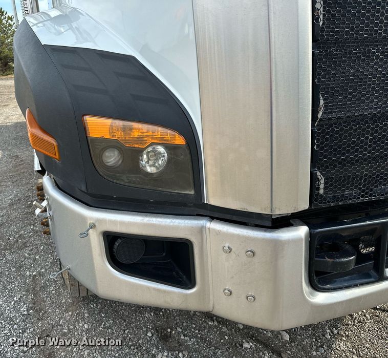 image for item OM9794 2016 Caterpillar  CT660S semi truck