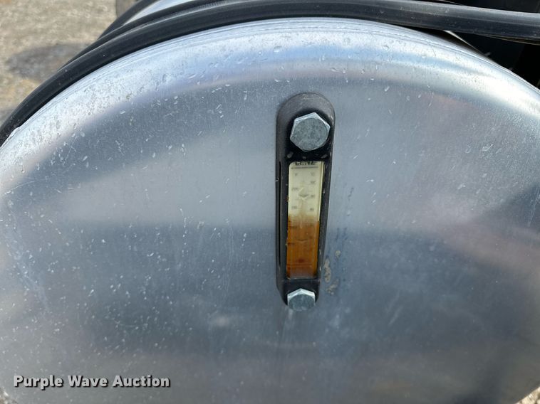 image for item OM9794 2016 Caterpillar  CT660S semi truck