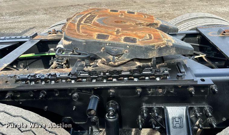 image for item OM9794 2016 Caterpillar  CT660S semi truck