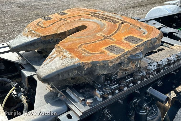 image for item OM9794 2016 Caterpillar  CT660S semi truck