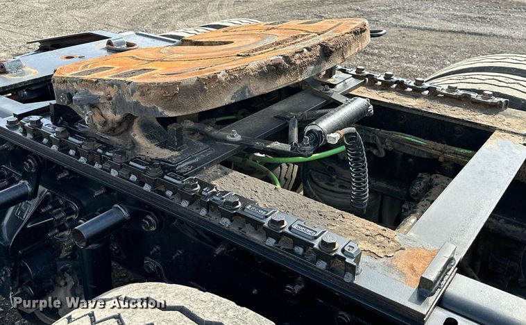 image for item OM9794 2016 Caterpillar  CT660S semi truck