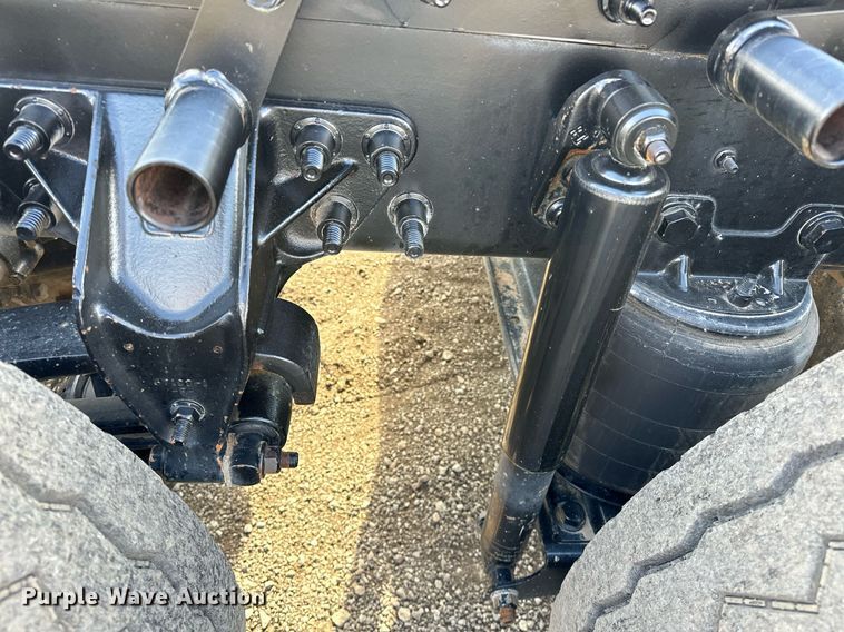 image for item OM9794 2016 Caterpillar  CT660S semi truck