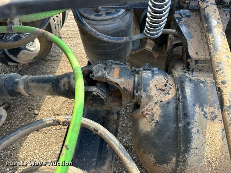 image for item OM9794 2016 Caterpillar  CT660S semi truck