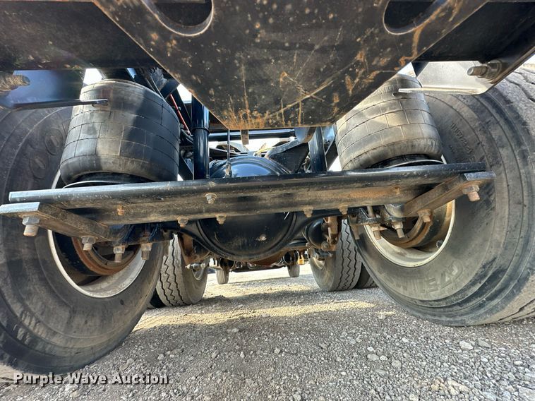 image for item OM9794 2016 Caterpillar  CT660S semi truck