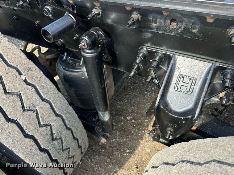 image for item OM9794 2016 Caterpillar  CT660S semi truck