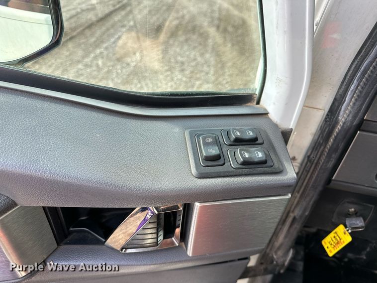 image for item OM9794 2016 Caterpillar  CT660S semi truck