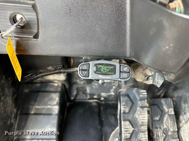 image for item OM9794 2016 Caterpillar  CT660S semi truck