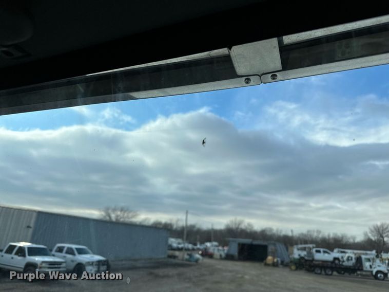 image for item OM9794 2016 Caterpillar  CT660S semi truck