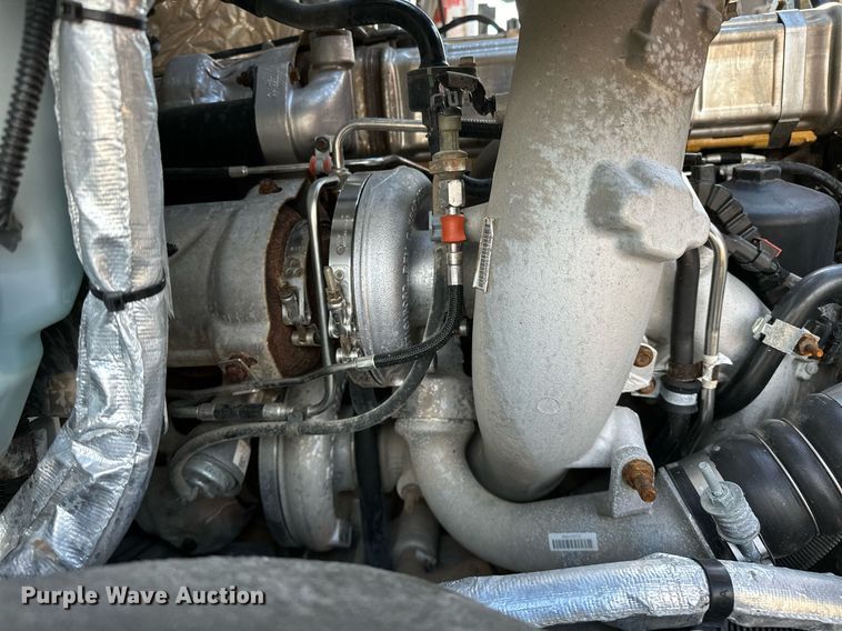 image for item OM9794 2016 Caterpillar  CT660S semi truck