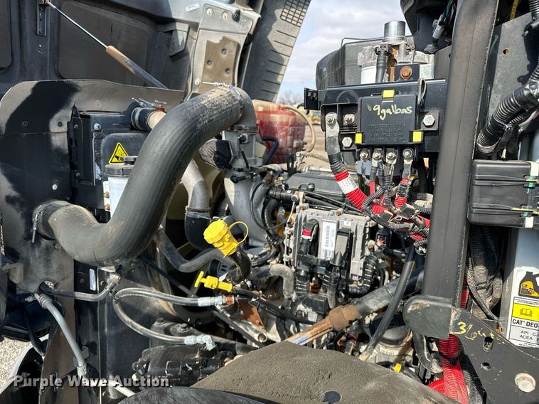 image for item OM9794 2016 Caterpillar  CT660S semi truck