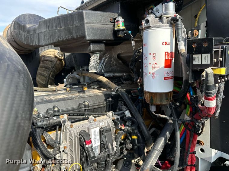 image for item OM9794 2016 Caterpillar  CT660S semi truck