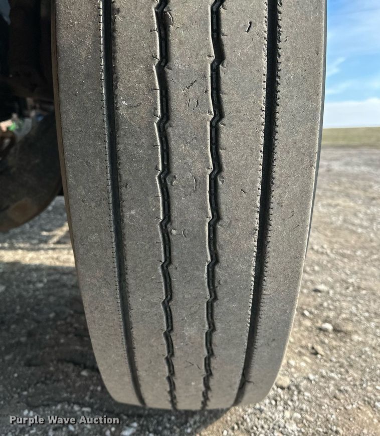 image for item OM9794 2016 Caterpillar  CT660S semi truck