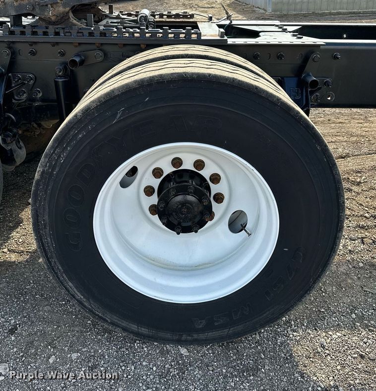 image for item OM9794 2016 Caterpillar  CT660S semi truck