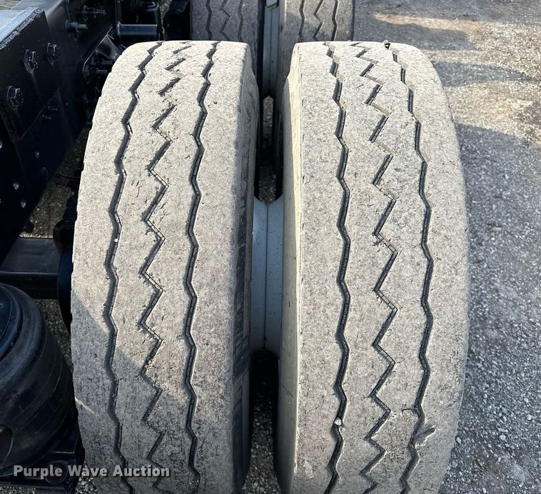 image for item OM9794 2016 Caterpillar  CT660S semi truck