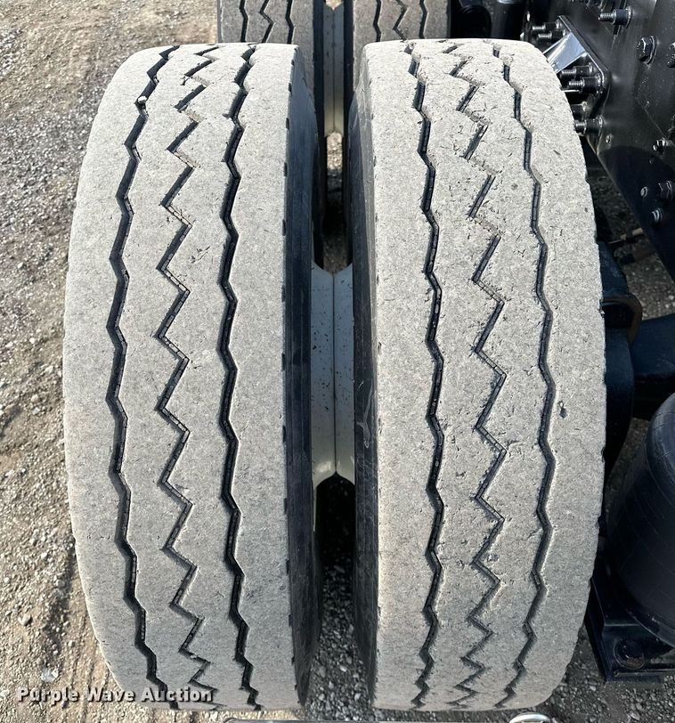 image for item OM9794 2016 Caterpillar  CT660S semi truck