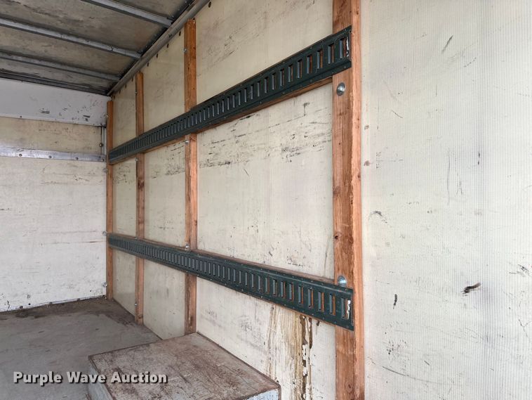 image for item DD3203 2000 Chevrolet Express G3500 box truck