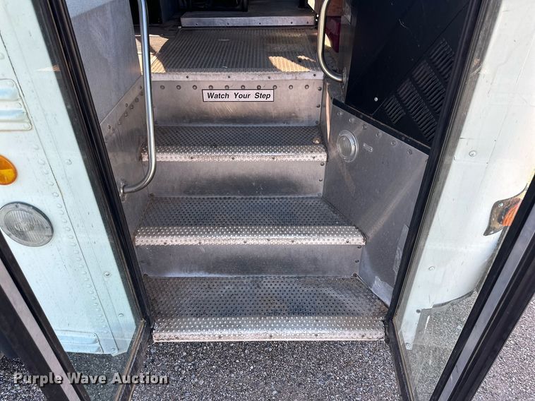 image for item DD3226 2005 Blue Bird school bus