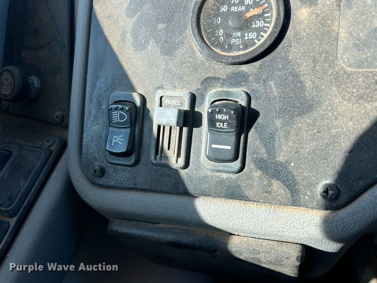 image for item DD3226 2005 Blue Bird school bus